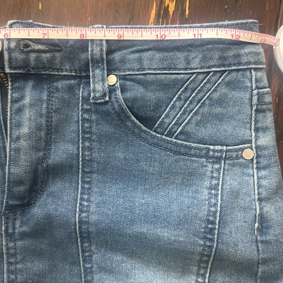 Joe’s Jeans Girls size 12 cutoff denim jean skirt - Picture 9 of 12
